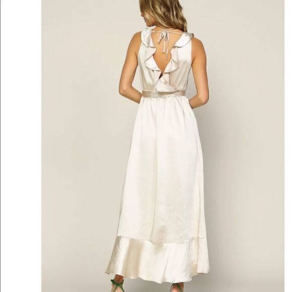 Skies Are Blue RuffleTrim maxi dress - Picture 2 of 4